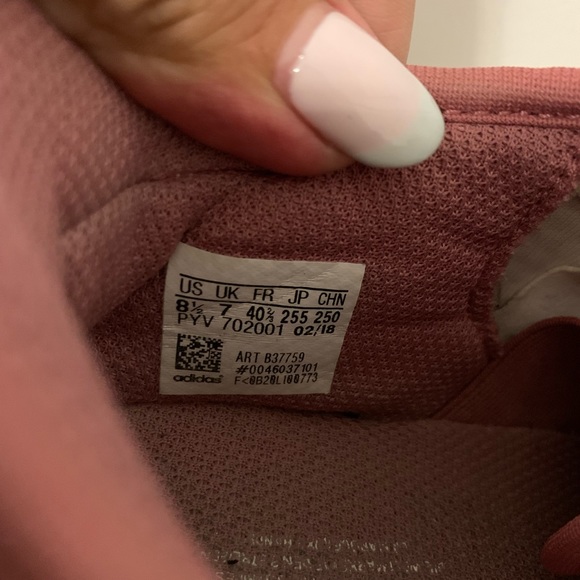 Shoes adidas to sell worn few times size 8,5 USD - Picture 2 of 5